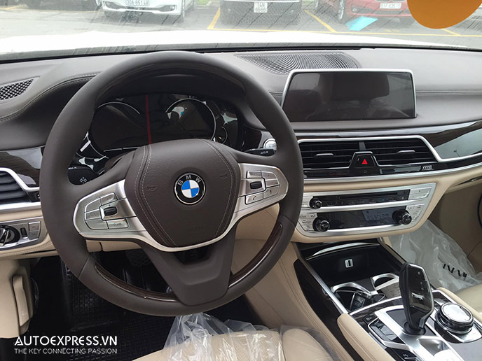 BMW-750Li-2016-19