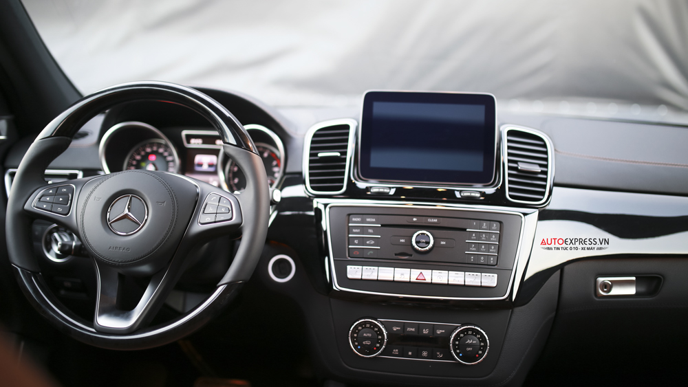Mercedes-Benz GLS 500 4MATIC giá 6 tỷ đồng sở hữu nội thất đẳng cấp
