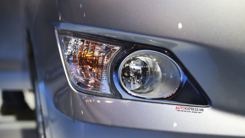 Toyota Innova 2.0E 2016 đèn pha của Innova 2.0E được làm bằng công nghệ LED hiện đại cho độ sáng cao và tiết kiệm điện năng