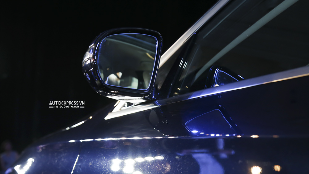 Mercedes-Benz E 200 2017 thế hệ mới với gương chiếu hậu gập điện, chỉnh điện
