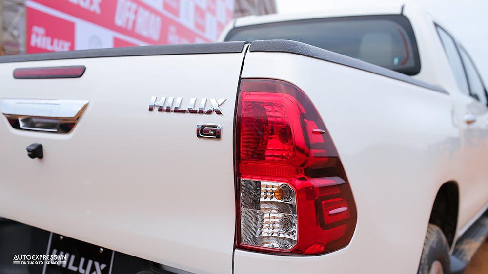 Toyota Hilux 2016 2.8L 6AT mới 