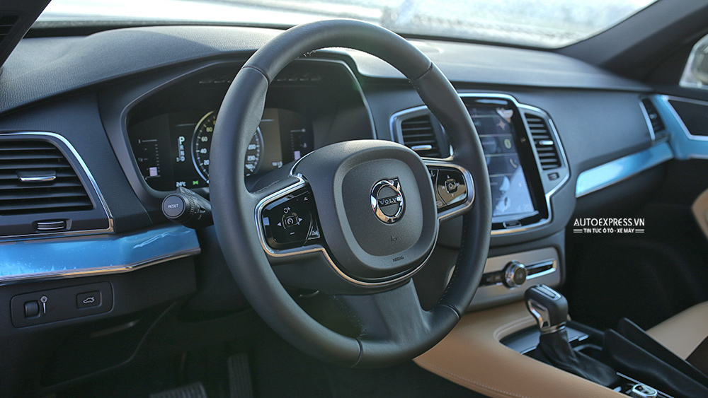 Bảng điều khiển Volvo XC90 Momentum