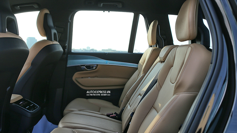 Hàng ghế sau Volvo XC90 Momentum