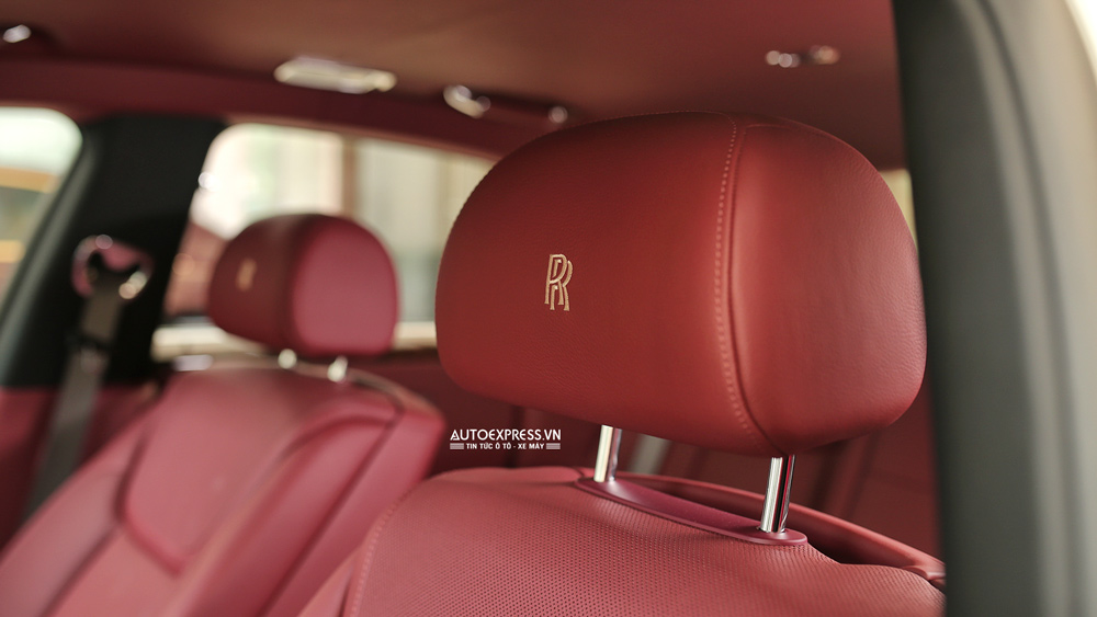 Tua-dau-Rolls-Royce-Ghost-series-II-mau-trang-bac-1