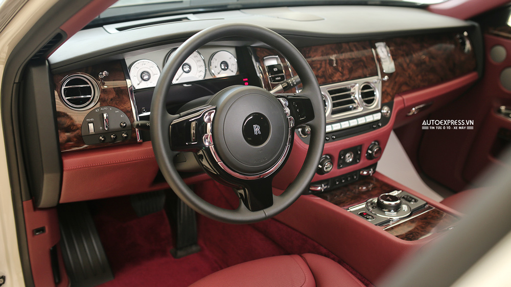 Vô lăng Rolls-Royce Ghost series II
