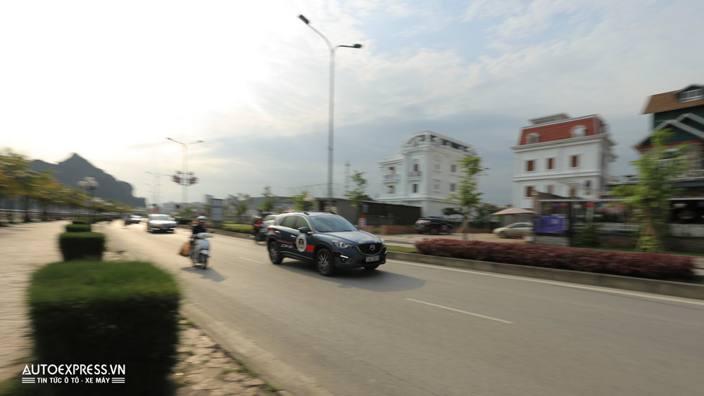 Vietnam Mazda CX-5 Club lăn bánh trên đường