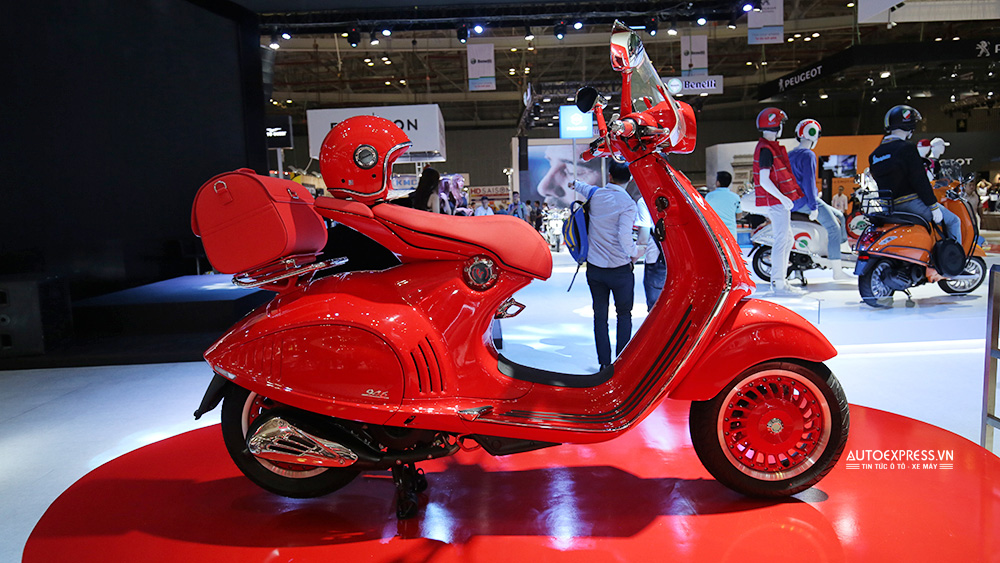 Xe tay ga Vespa 946 Red là sản phẩm hợp tác giữa Piaggio và RED