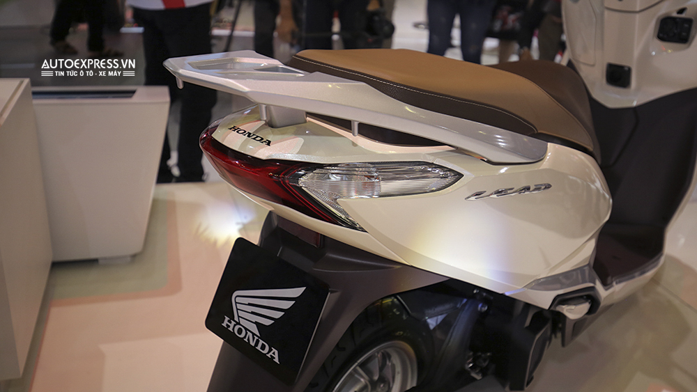 Honda Lead 125 có trọng lượng xe giảm đi đáng kể nhờ thiết kế mới