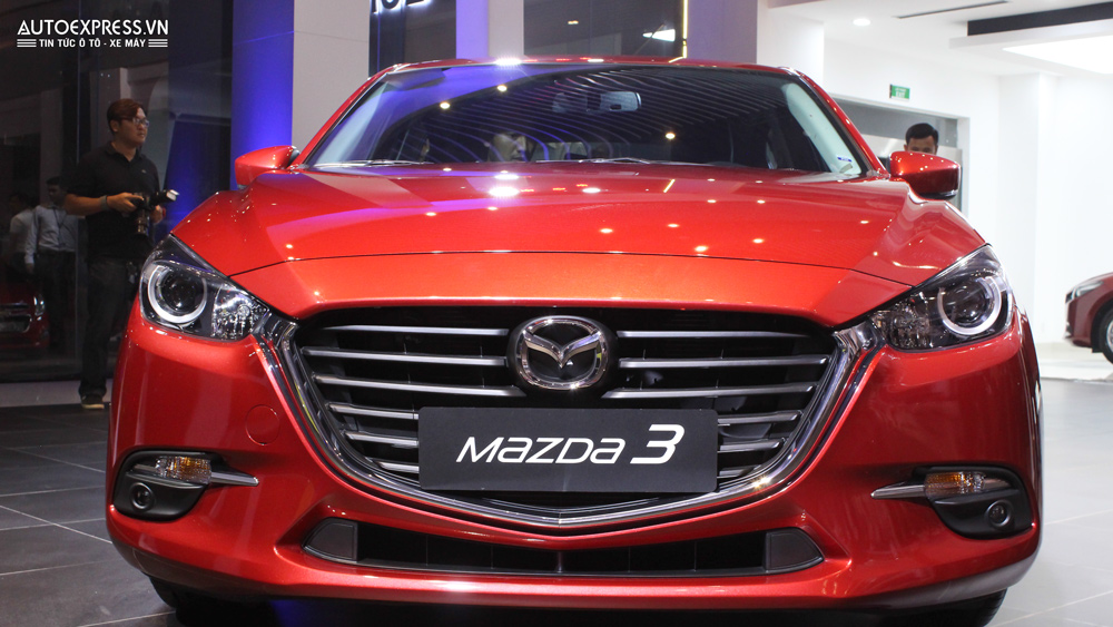 Luoi-tan-nhiet-Mazda3-2017-nang-cap-1