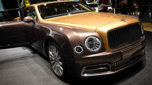 Bentley Mulsanne First Edition EWB: Cỗ sang đãi tiệc giới nhà giàu TQ