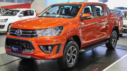 Chiêm ngưỡng Toyota Hilux Revo TRD Sportivo - "Chiến" như lính Offroad
