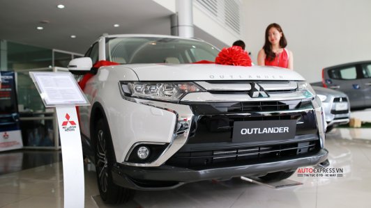 Mitsubishi Outlander 2016 - Đối thủ Honda CR-V, Mazda CX-5 ra mắt VN