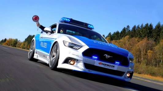 Cảnh sát Đức dùng xe Ford Mustang độ khủng để đi tuần tra