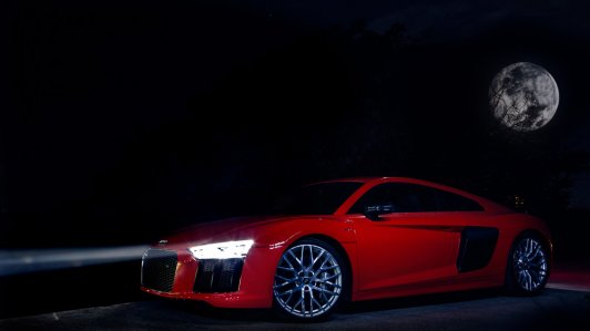 Audi R8 V10 tuyệt đẹp bên siêu trăng lớn nhất 70 năm qua tại Việt Nam