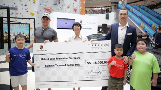 Porsche Châu Á Thái Bình Dương tặng quà cho trẻ mắc bệnh hiểm nghèo nhân dịp Giáng Sinh