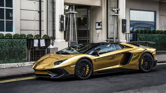 ‘Siêu bò’ Lamborghini Aventador SV Roadster lên dàn cánh vàng chrome bóng bẩy
