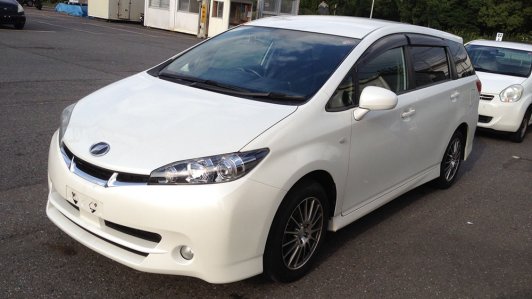 Toyota Wish - lựa chọn xe gia đình 7 chỗ đã qua sử dụng giá 700 triệu đồng