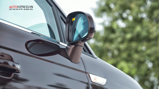 Cách chỉnh gương chiếu hậu ô tô khi tham gia giao thông
