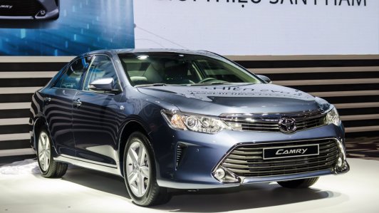 Doanh số Toyota Camry lao dốc không phanh: Đuối hơn các đối thủ?