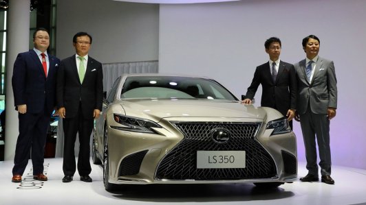 Lexus LS 350 2018 chính thức ra mắt khách hàng tại thị trường Trung Quốc