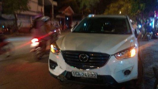 Hải Phòng: Một phụ nữ lái Mazda CX-5 gây tai nạn liên hoàn