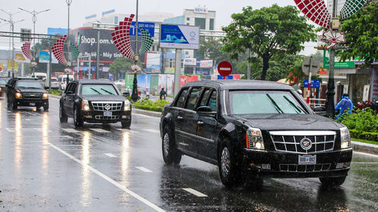 Cận cảnh dàn xe "khủng" hộ tống Tổng thống Mỹ Donald Trump tại Đà Nẵng