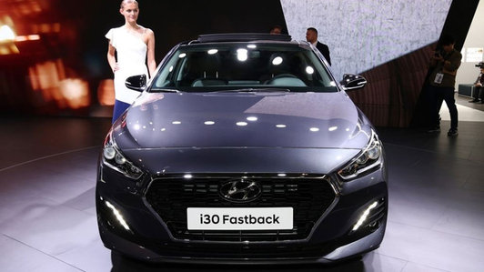 Hyundai i30 Fastback 2018 - Độc đáo và hiện đại