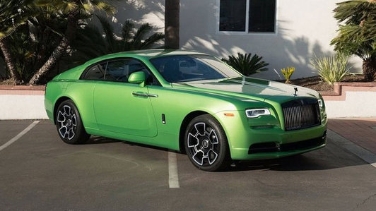 Coupe siêu sang Rolls-Royce Wraith màu xanh cốm độc đáo vừa chốt giá bán
