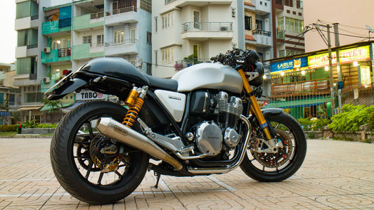 Honda CB1100 hoài cổ với loạt phụ kiện đắt tiền của biker Sài Gòn