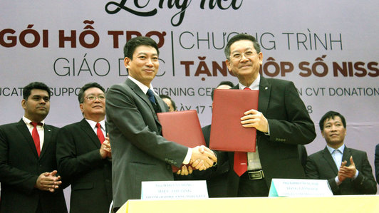 Nissan Việt Nam tài trợ hộp số cho cơ sở đào tạo chuyên ngành ô tô