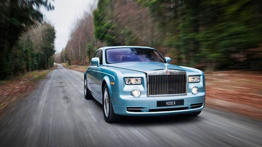 Hãng xe siêu sang Rolls-Royce gặp khó khi theo đuổi xu hướng mới