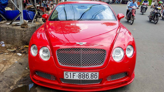 Những chiếc xe siêu sang Bentley và dàn biển khủng cực khủng của đại gia Việt