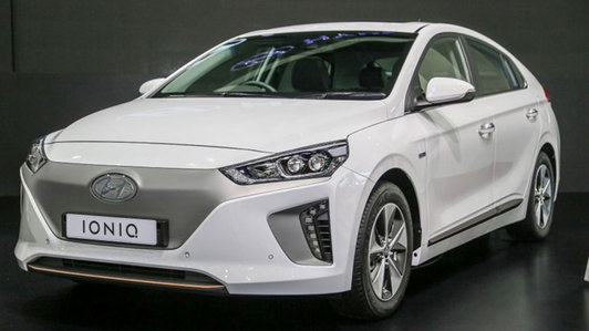 Xe điện Hyundai Ioniq Electric ra mắt, "đe dọa" Toyota Prius