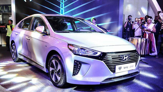 Soi kỹ "xe lai" Hyundai Ioniq hybrid 2018 chốt giá 665 triệu đồng