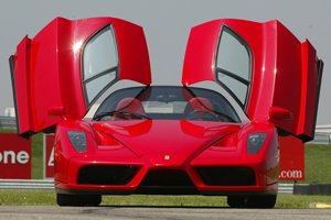 Ferrari và Maserati mất khách ngay trên sân nhà