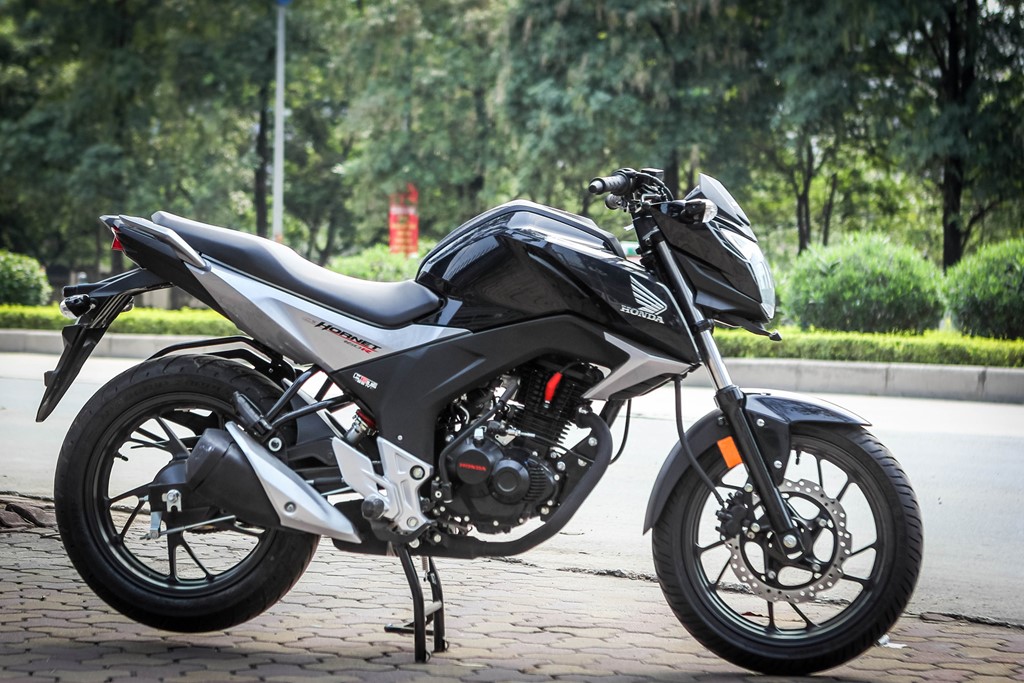 Soi môtô côn tay siêu rẻ Honda CB Unicorn giá 26 triệu  Tạp chí Giao  thông vận tải