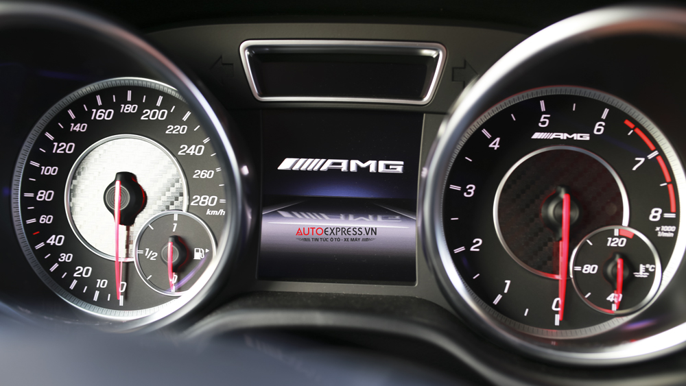Mercedes-AMG G 63 Edition 463 với cụm đồng hồ báo tốc thể thao