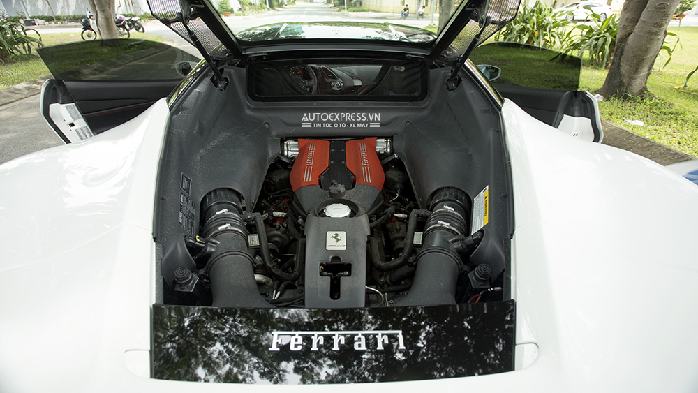 Siêu xe Ferrari 488 GTB tại Việt Nam 16.