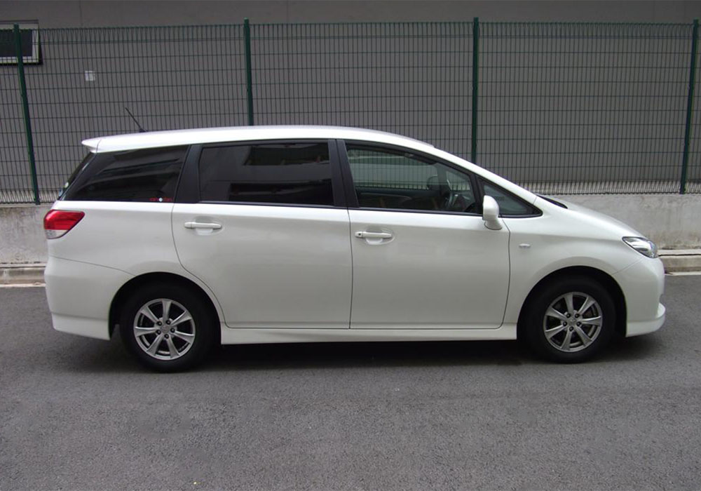 Toyota Wish  lựa chọn xe gia đình 7 chỗ đã qua sử dụng giá 700 triệu đồng