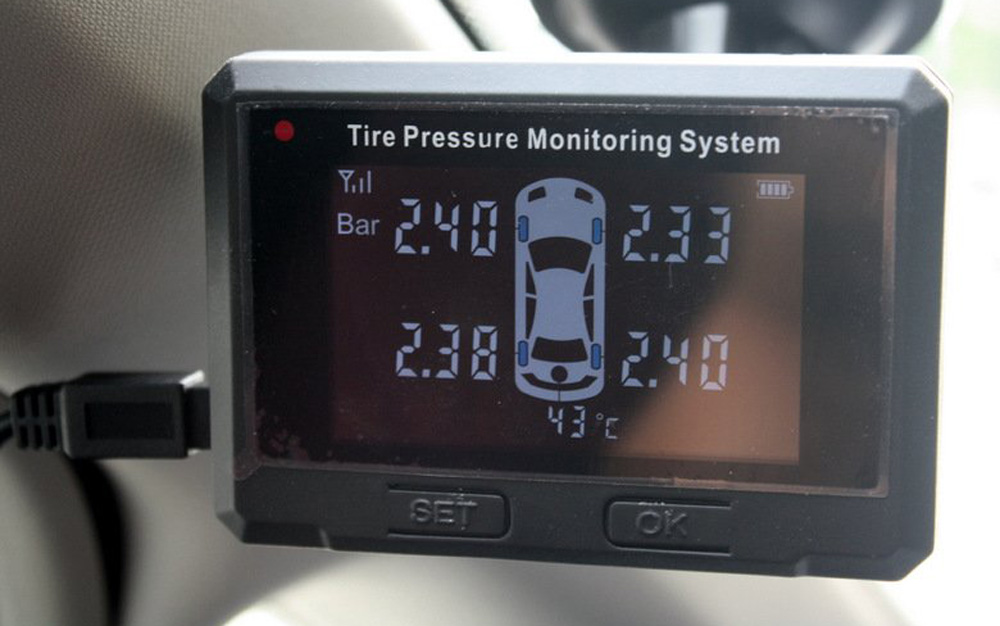 Cảnh báo áp suất lốp giúp người lái xe dễ dàng kiểm soát được lốp