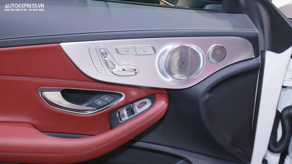 Mercedes-AMG C43 Coupe có nhiều chi tiết mạ hợp kim sáng bóng