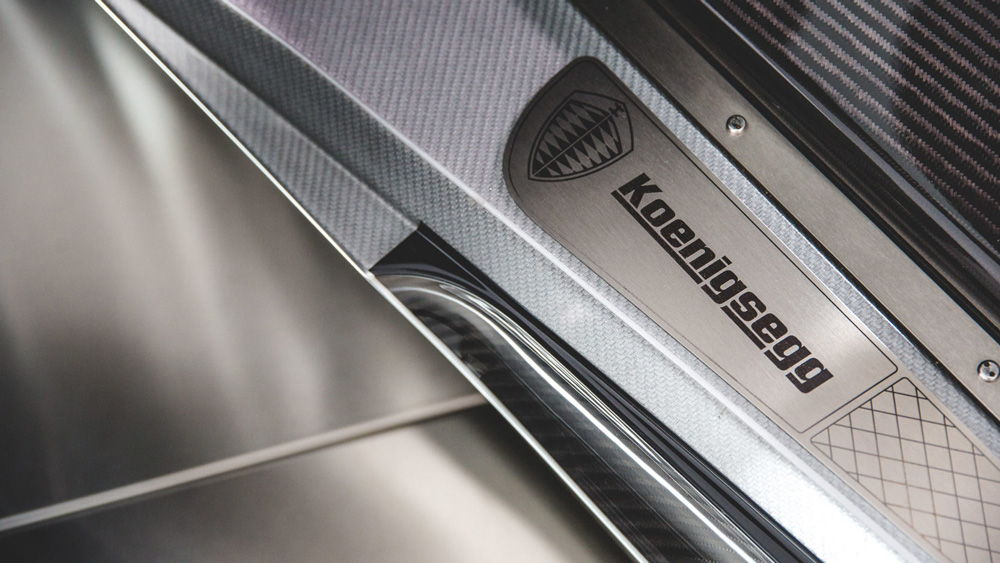 Koenigsegg CCXR Trevita có nhiều chi tiết hợp kim cùng mạ crom sang trọng