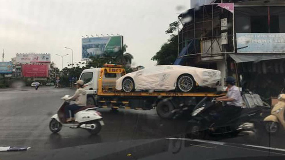 Siêu xe Lamborghini Aventador S LP740-4 2017 đắt nhất thế giới về Việt Nam