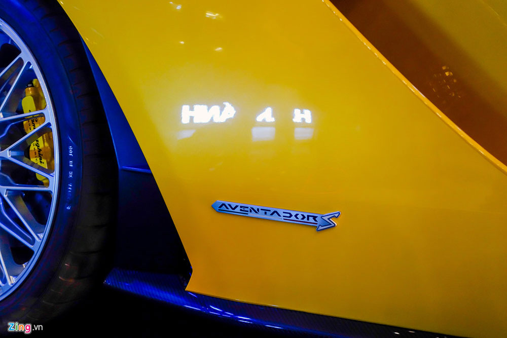 Lamborghini Aventador S độc nhất VN về tay đại gia Sài Gòn hình 6.
