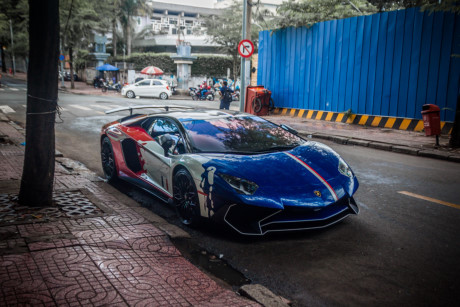 Minh nhựa lái Lamborghini Aventador SV giá 35 tỉ đồng dạo phố hình 12.