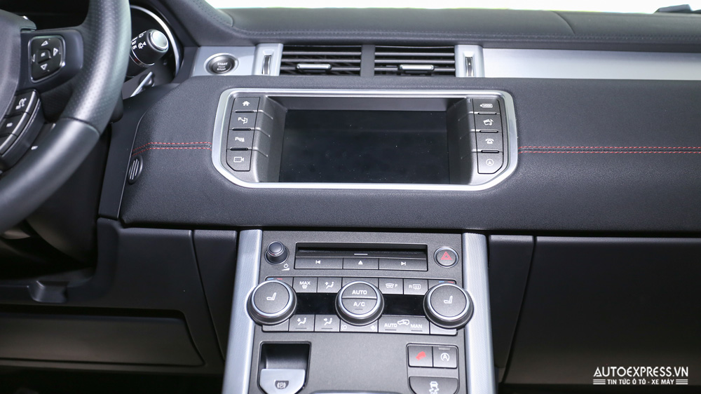 Bảng điều khiển trên Range Rover Evoque
