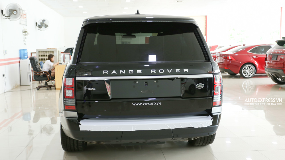 Phần đuôi Range Rover HSE 2016