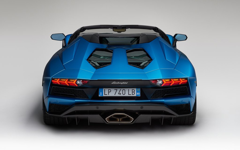 Lamborghini Aventador S mui trần có kiểu thiết kế mới tăng khí động học