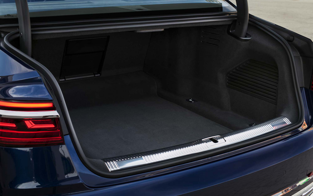 Khoang hành lý của Audi A8 2018 