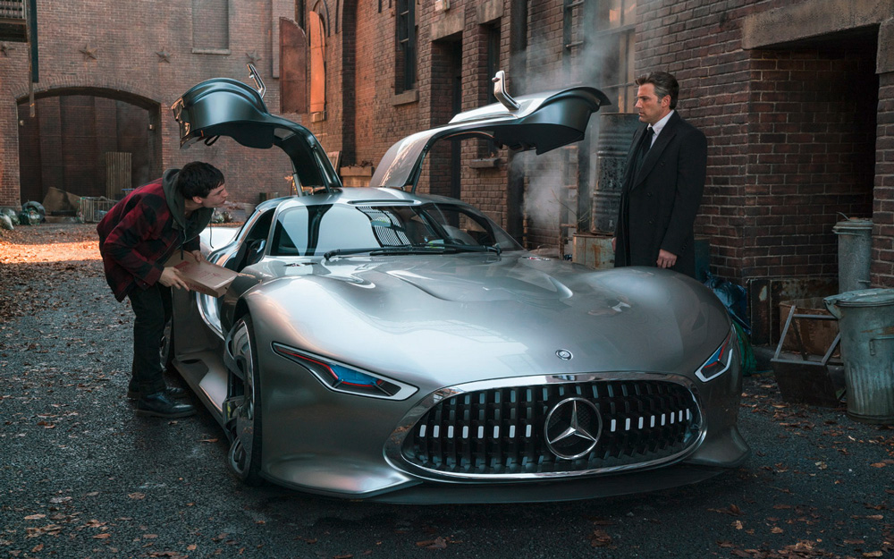 Mercedes-Benz AMG Vision GT trong phim bom tấn Justice League